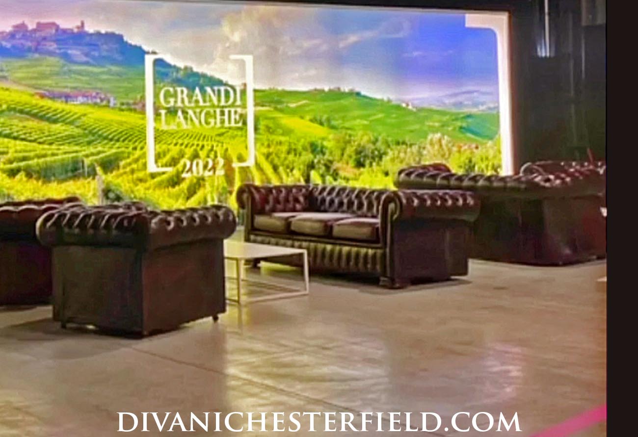 Decine di Chesterfield per l'evento Grandi Langhe, OGR Torino
