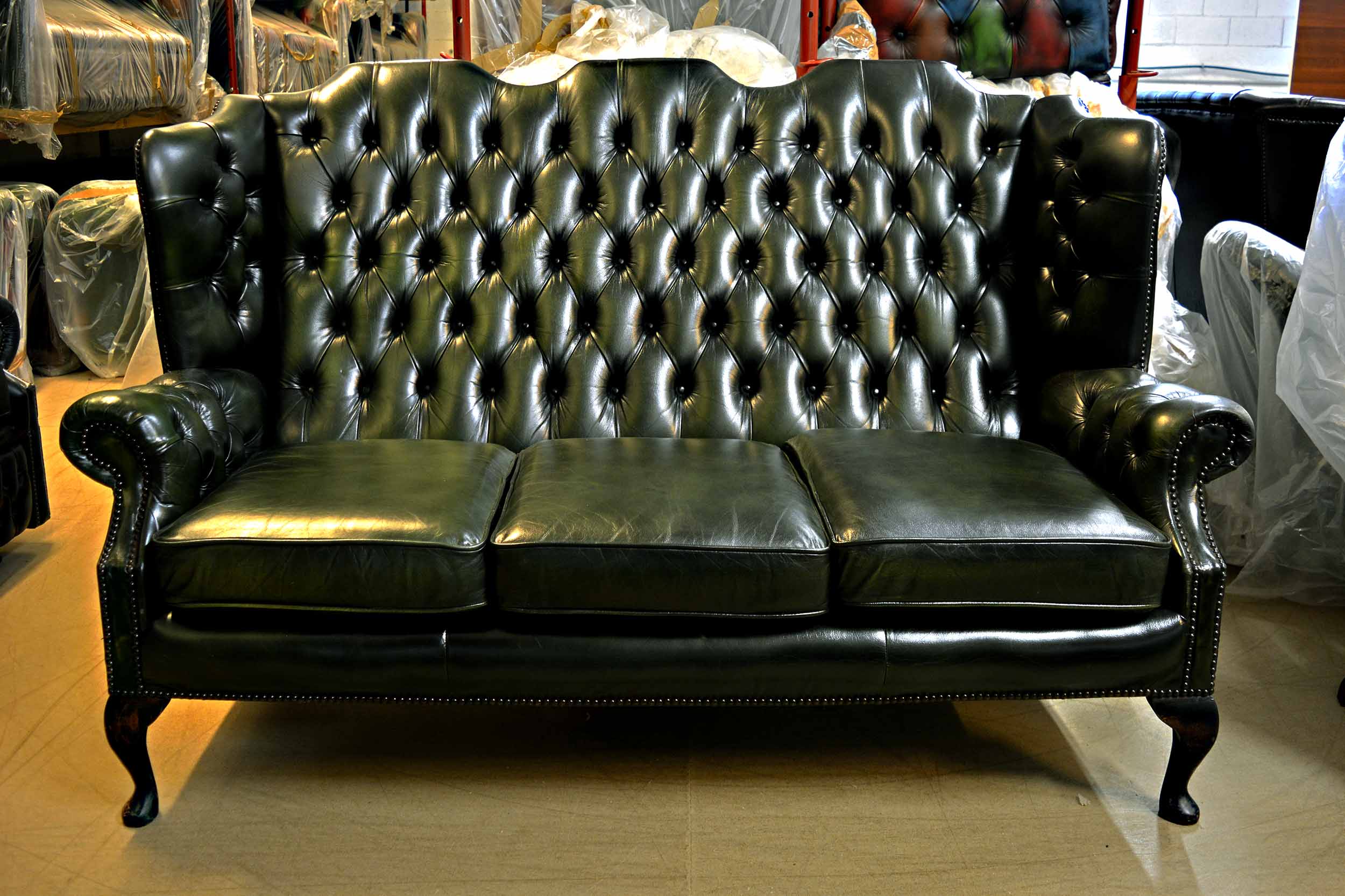 divano chesterfield verde in pelle vintage originale inglese