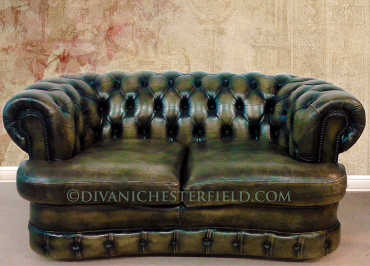 Divano chesterfield in cuoio verde due posti