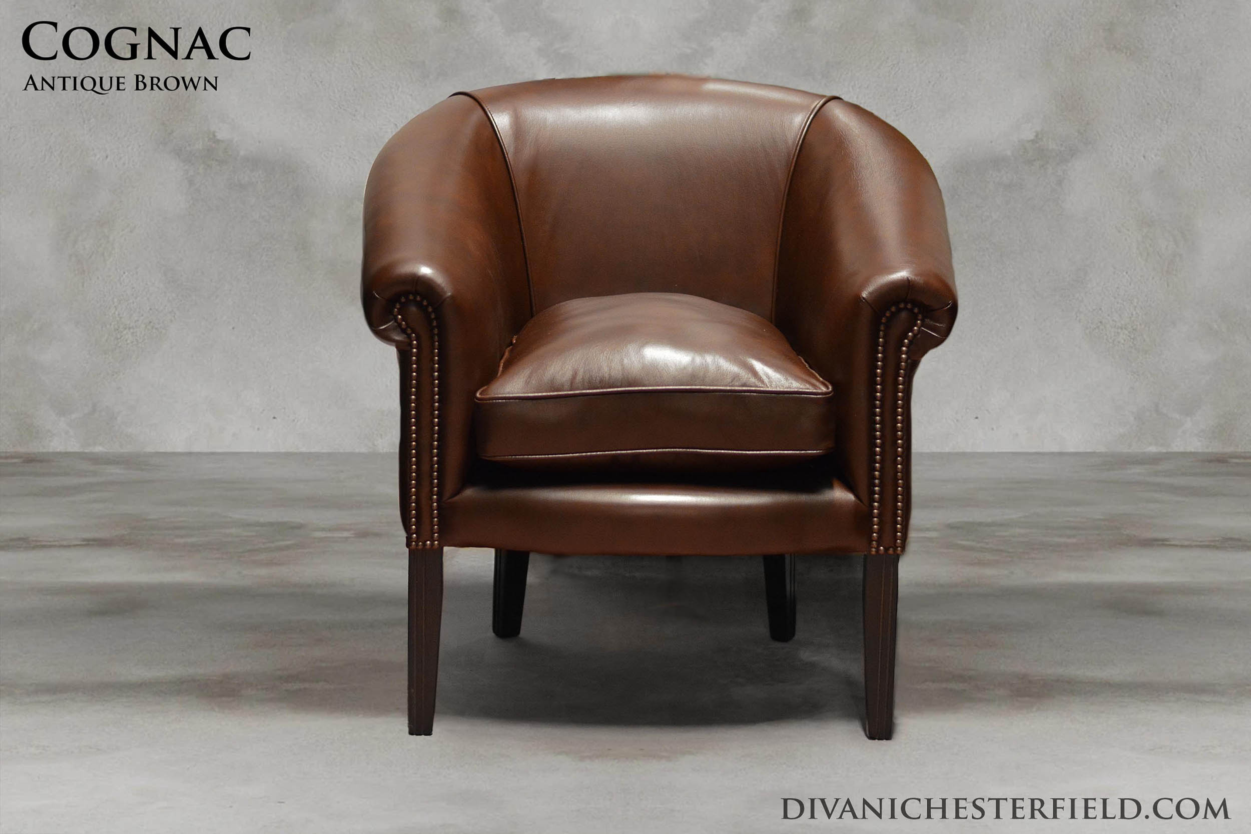 poltroncina lounge moderna cognac contemporanea dimensioni ridotte pelle marrone