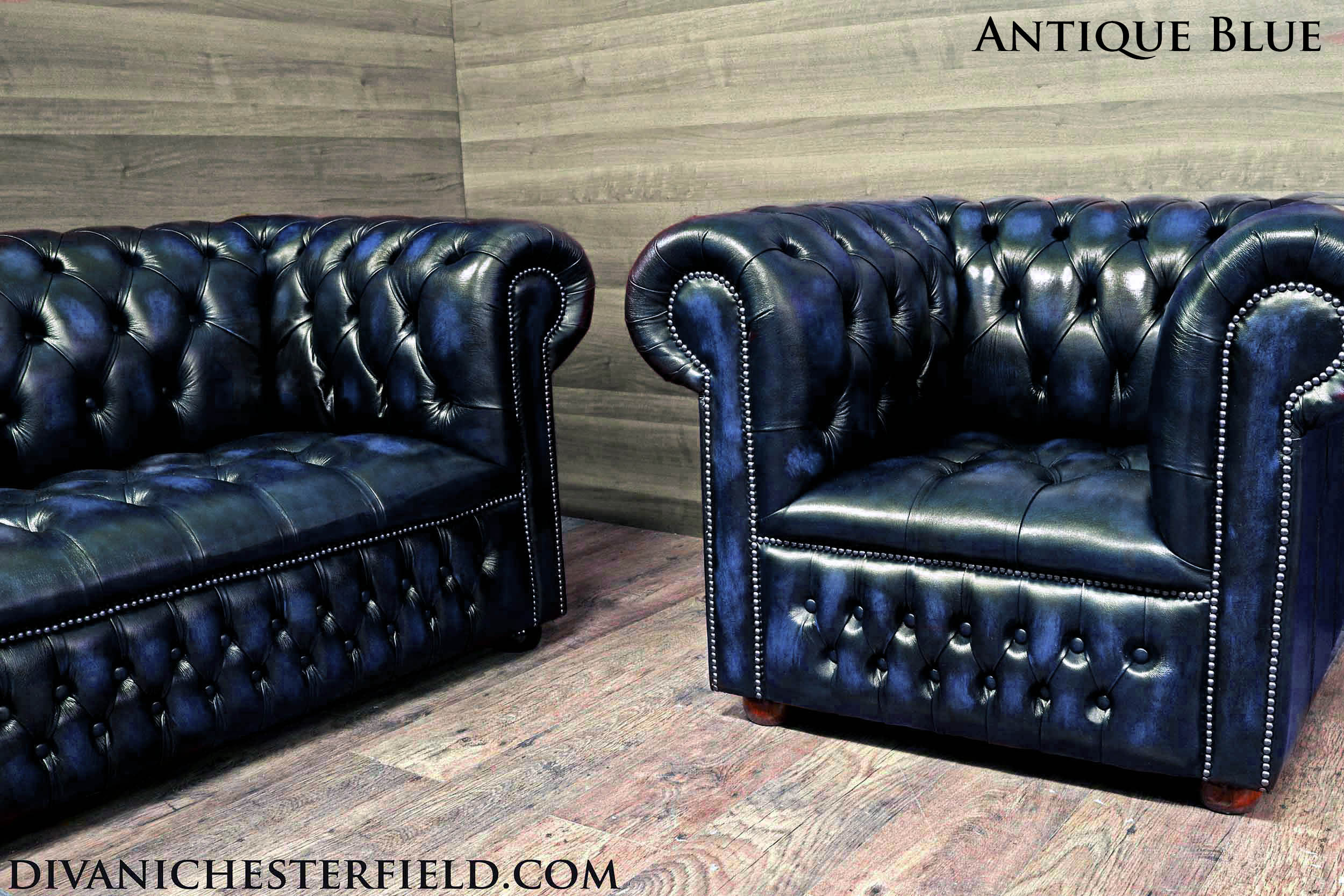 poltrona chesterfield blu bottoni capitonnè