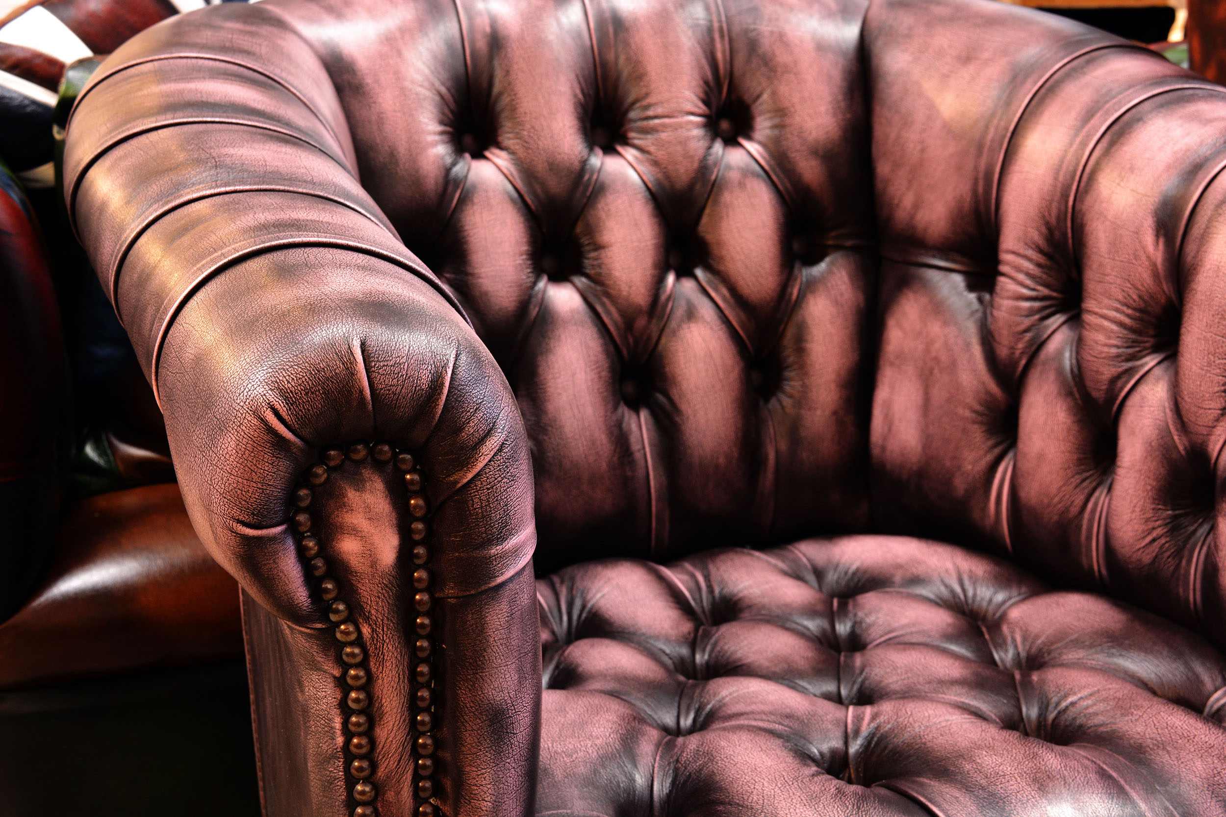 poltrone chesterfield queen anne pelle vintage Pinky