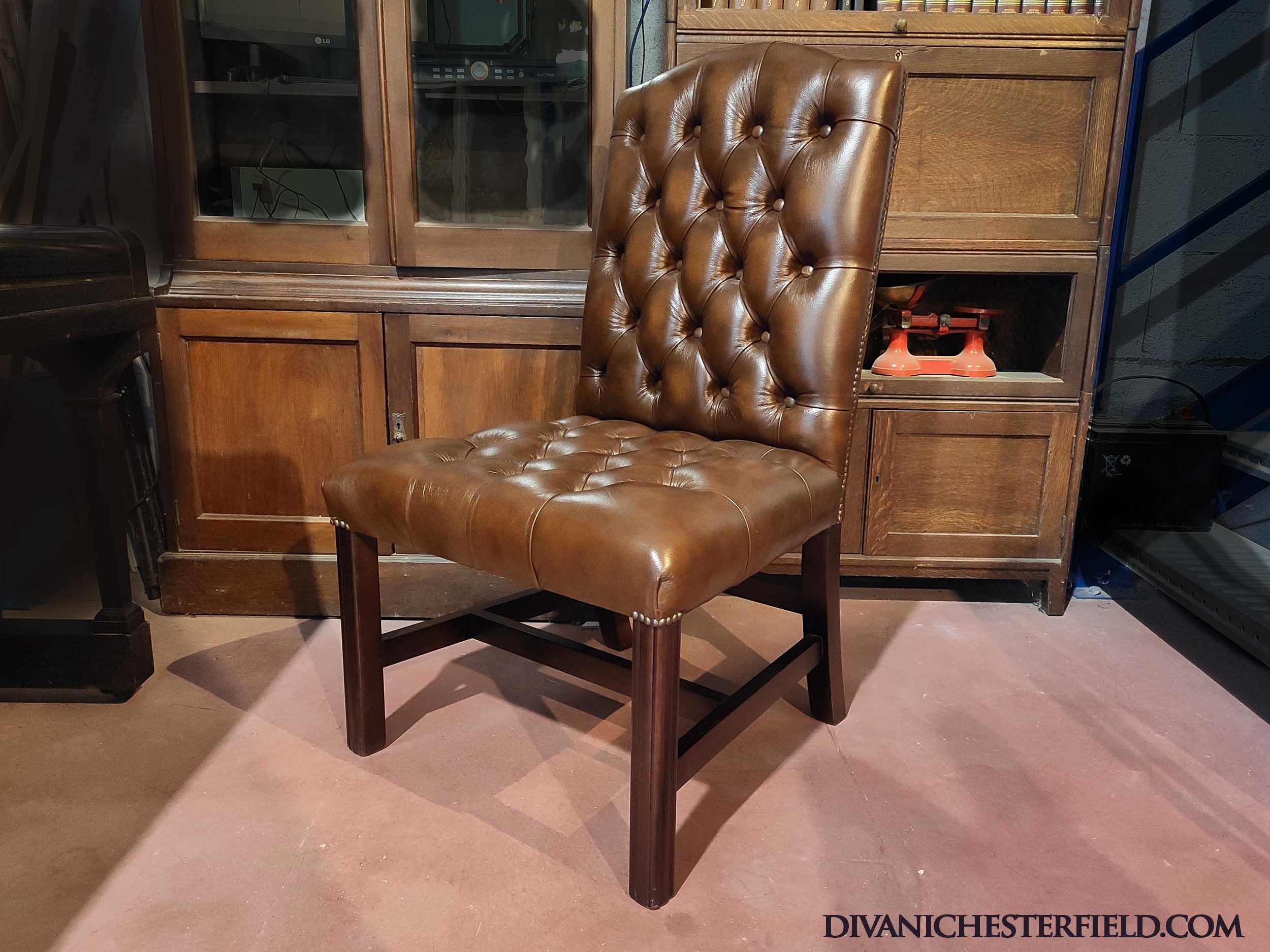 sedia chesterfield in pelle ufficio